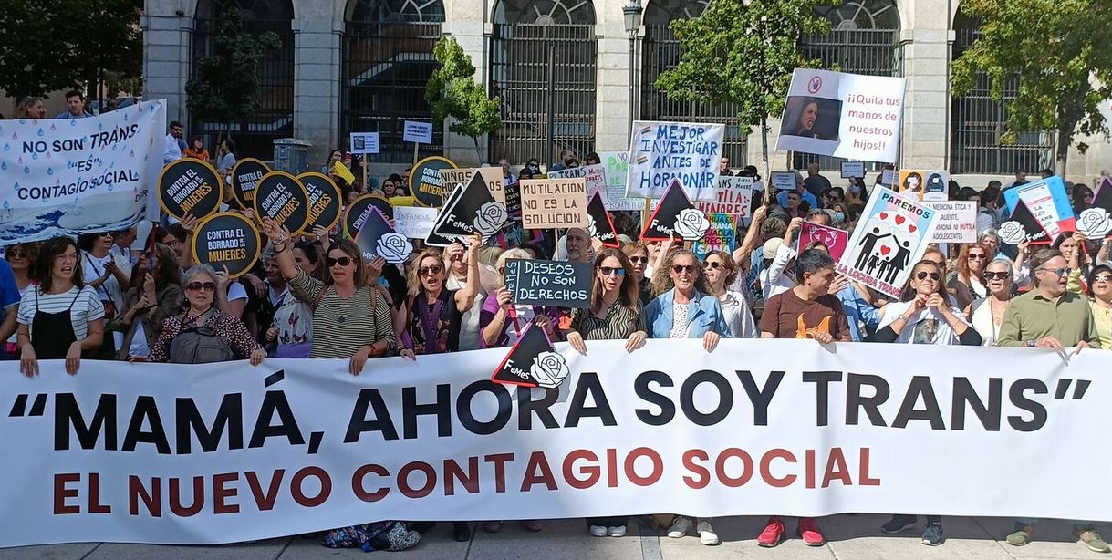 FLASH – Spagna. Genitori in piazza contro la “Legge Trans” 1